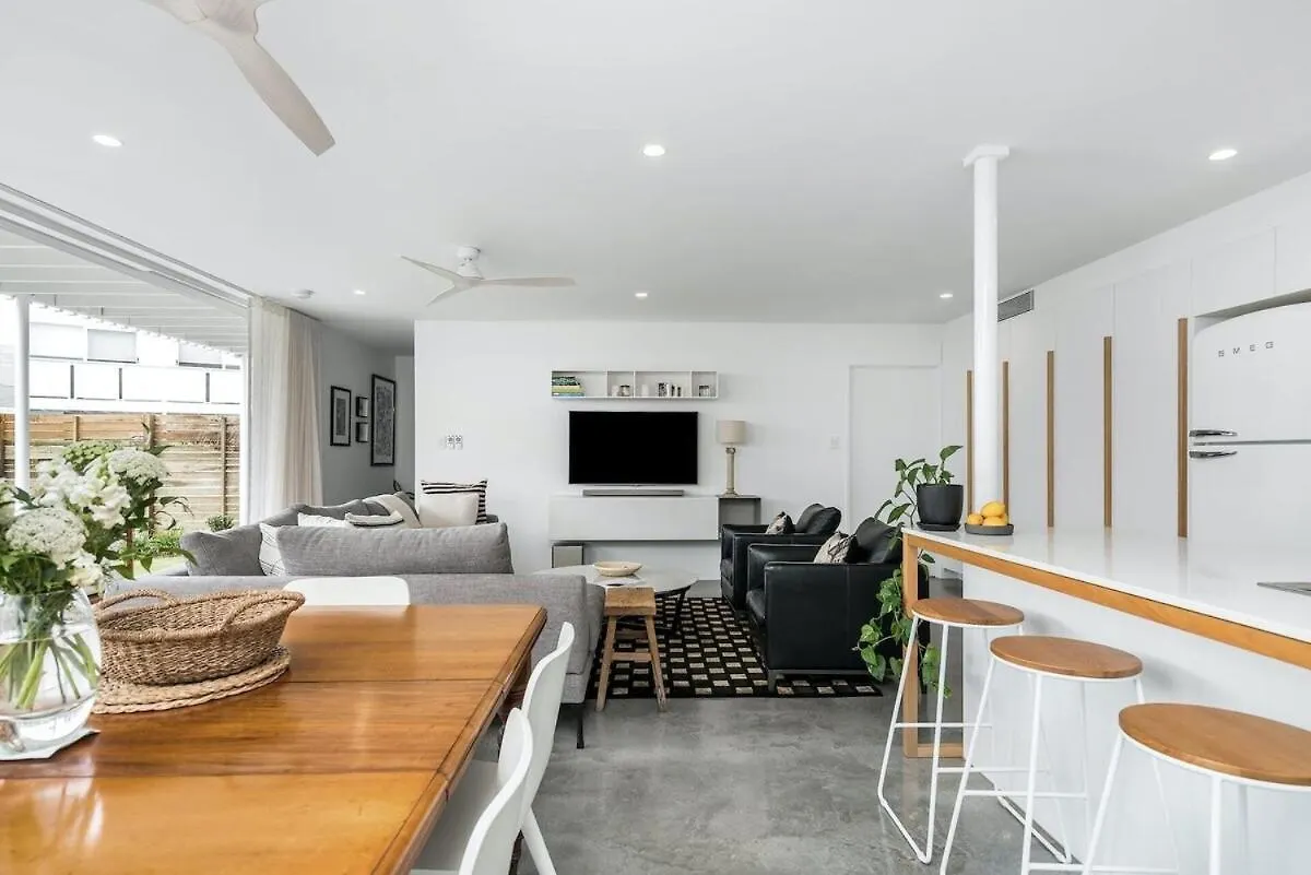 Villa Sanctuary Spaces - Lomani Six Byron Bay Australia